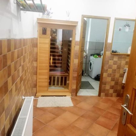 Parva Foresta Apartment มิชโคลซ์ ภายนอก รูปภาพ