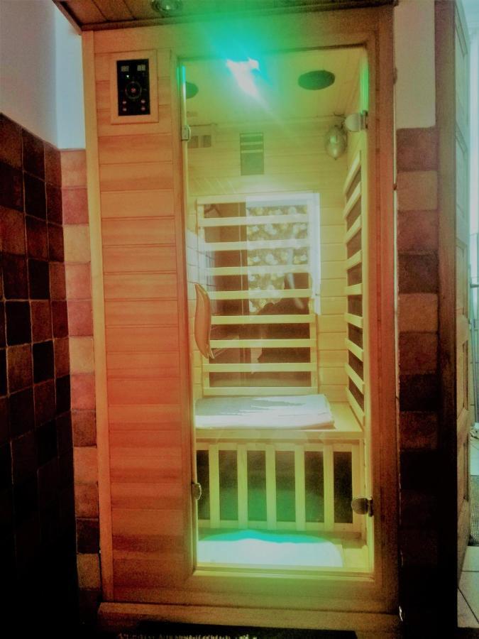 Parva Foresta Apartment มิชโคลซ์ ภายนอก รูปภาพ