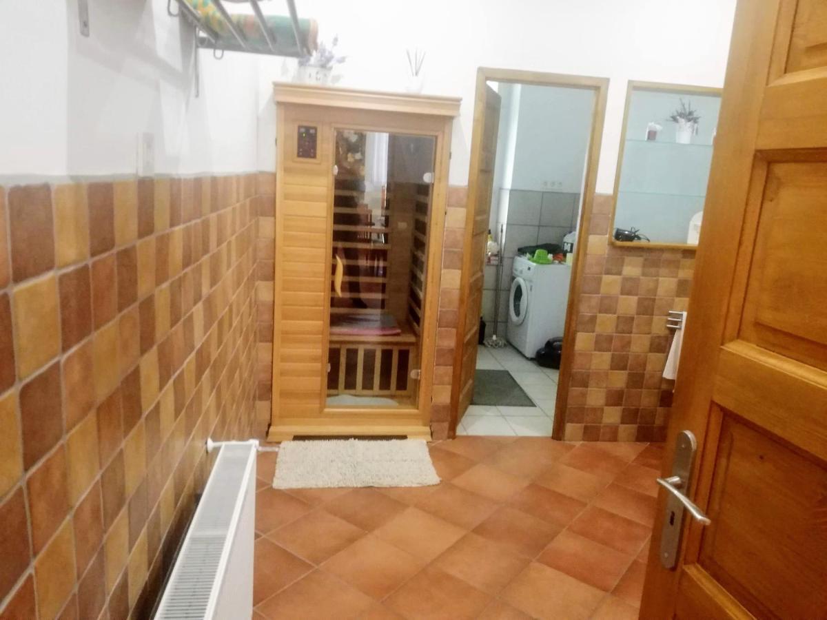 Parva Foresta Apartment มิชโคลซ์ ภายนอก รูปภาพ